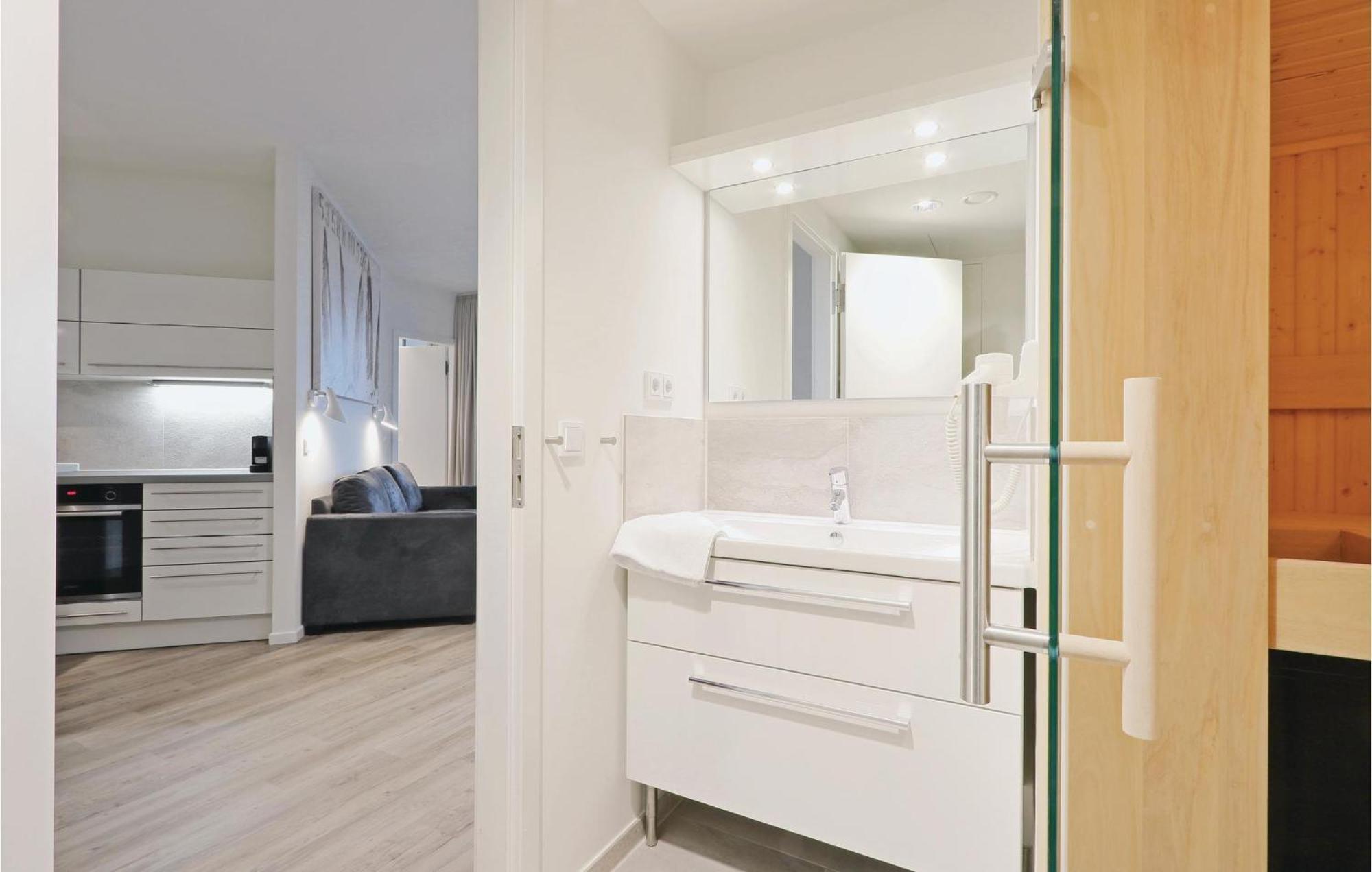 Lovely Apartment In Luebeck Travemuende With Sauna Exterior foto